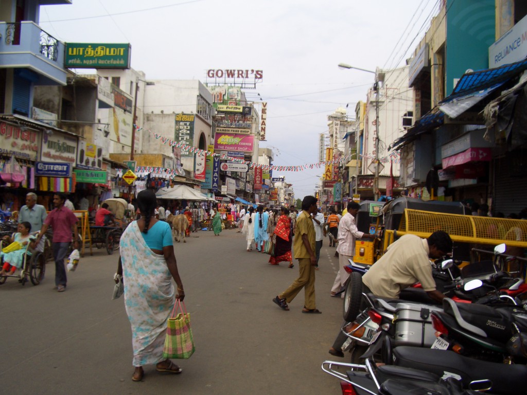 Strada duminica in Pondi