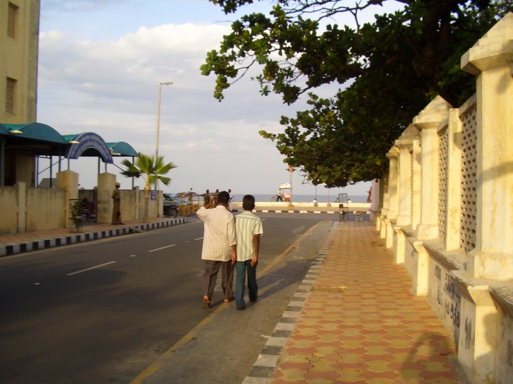 Strada pondi spre mare