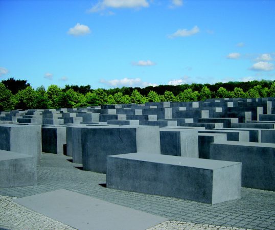 holocaust-memorial-324677_960_720